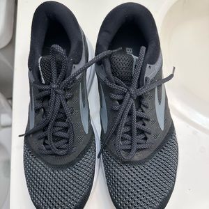 Women’s brook running shoes